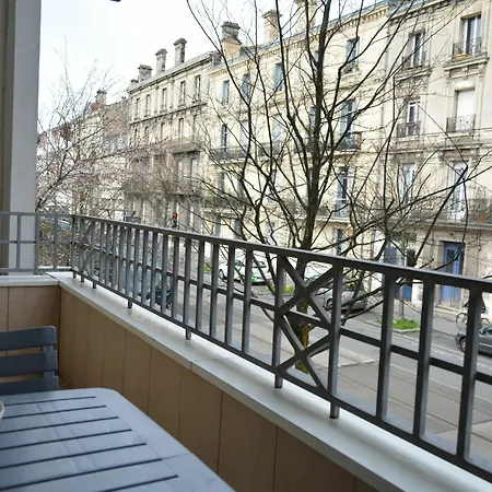 Apartment T2 *